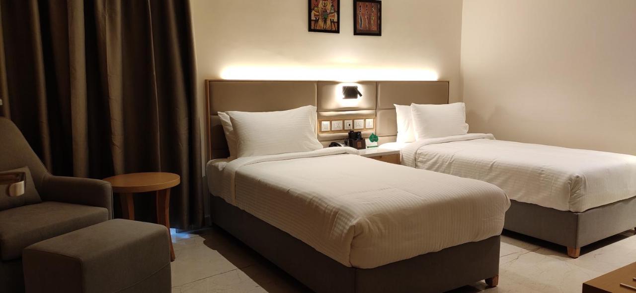 Sunhill Portico Hotel Siliguri Eksteriør billede