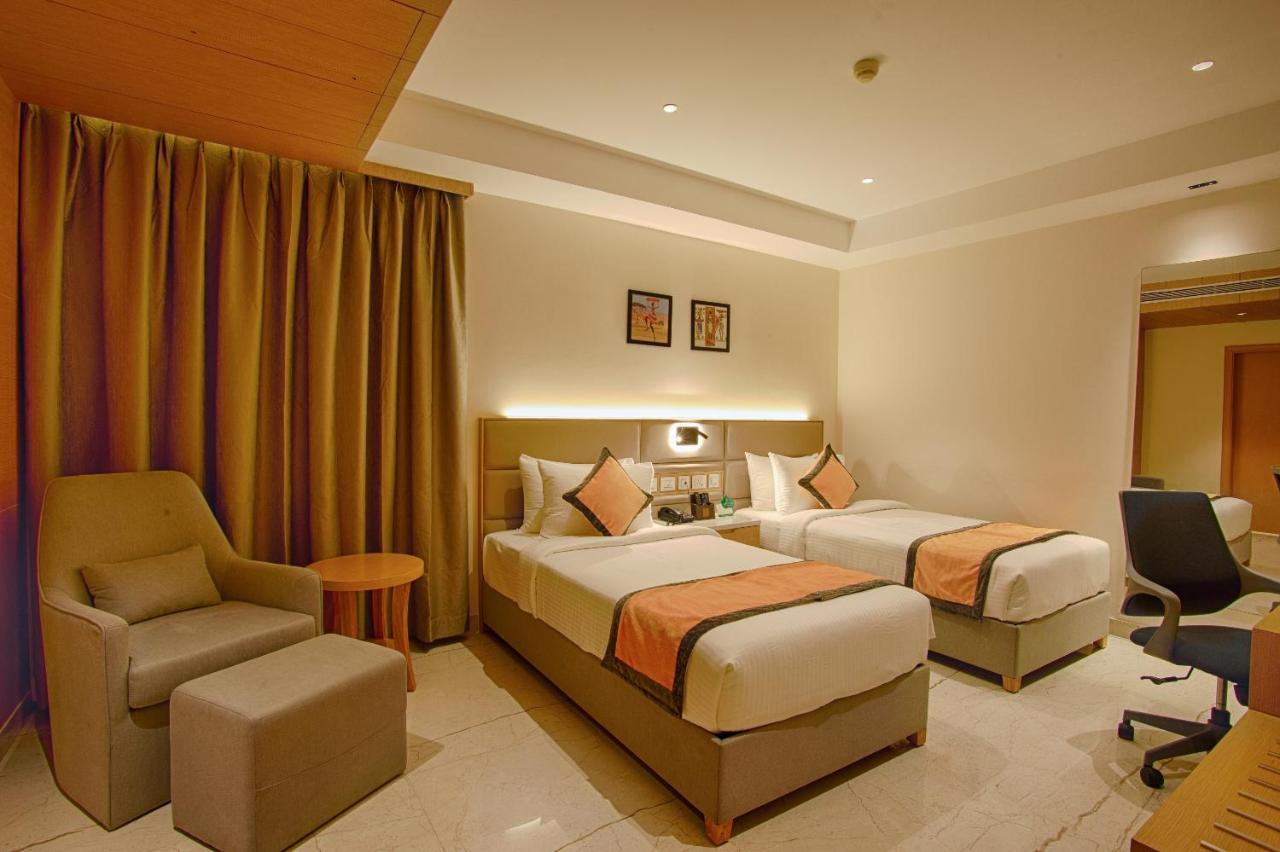 Sunhill Portico Hotel Siliguri Eksteriør billede