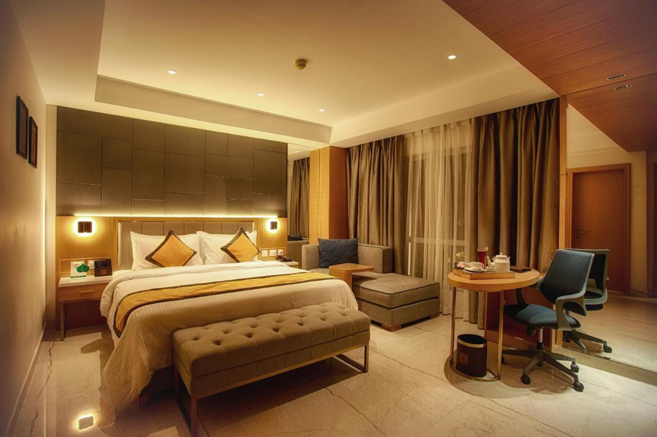 Sunhill Portico Hotel Siliguri Eksteriør billede