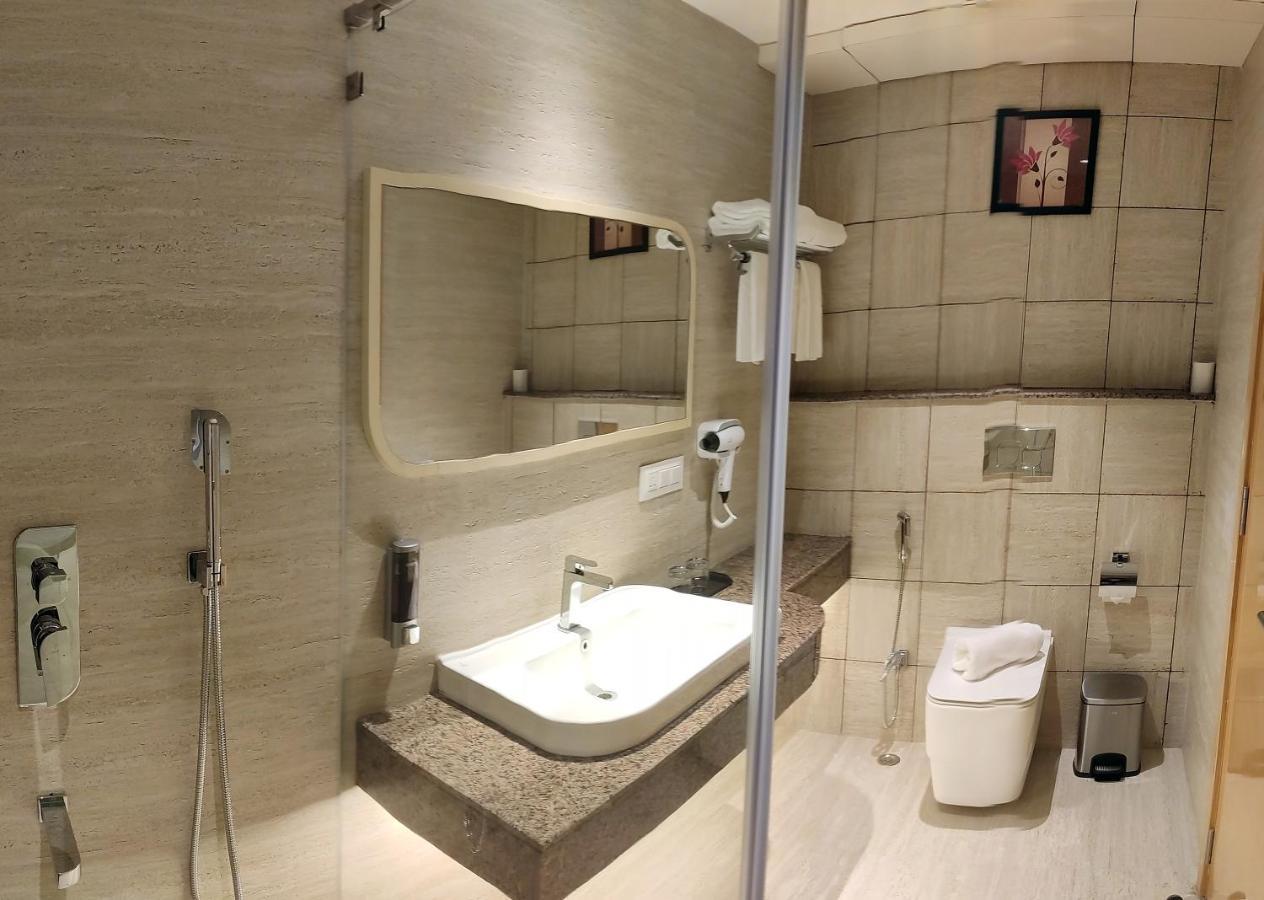 Sunhill Portico Hotel Siliguri Eksteriør billede